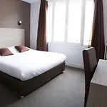Hotel Logis Du Chateau 3*