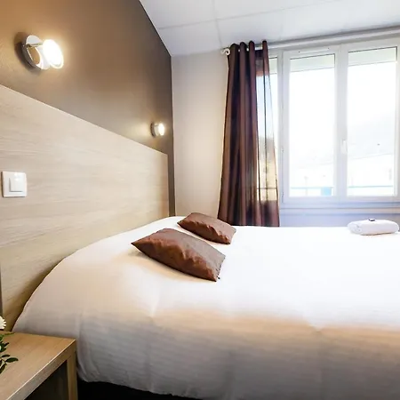 Logis Du Chateau 3* קאין