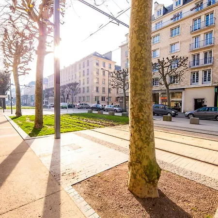 Hotel Logis Du Chateau 3*