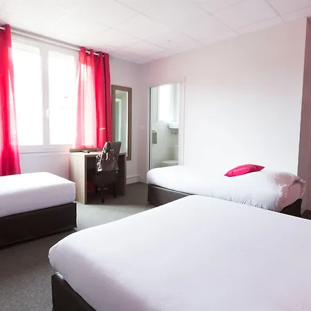 מלון Logis Du Chateau 3*