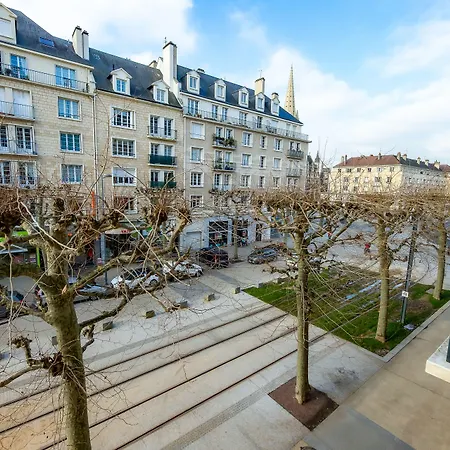 Logis Du Chateau Hotel