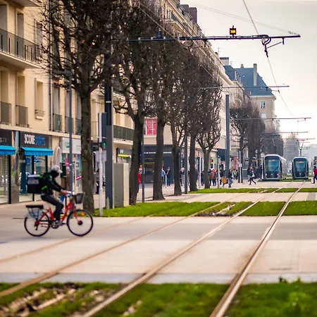 Hotel Logis Du Chateau Caen