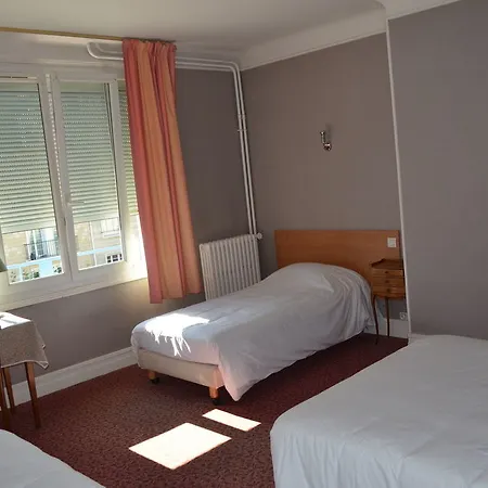 Logis Du Chateau Hotel