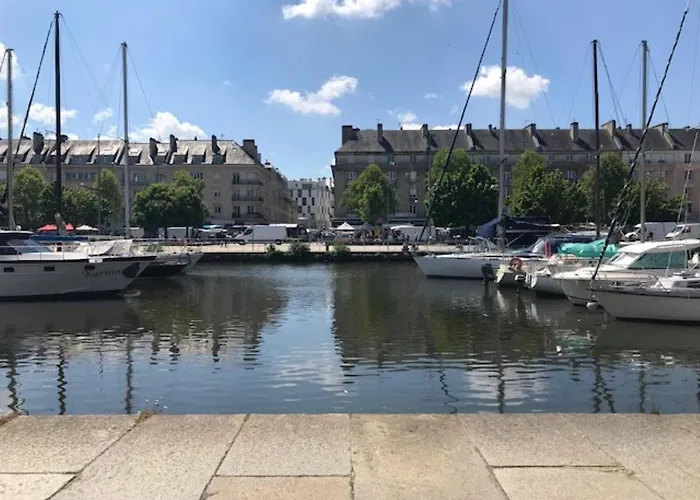 Logis Du Chateau Hotel 3*