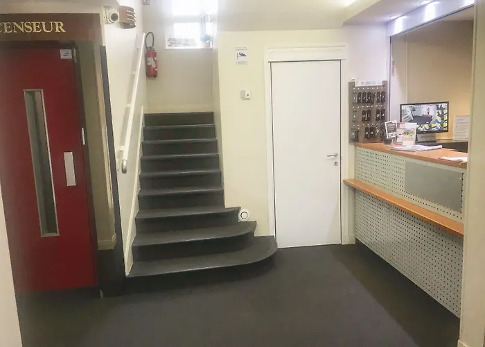 Logis Du Chateau 3* Caen