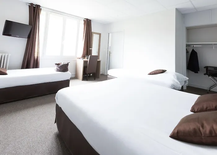 Logis Du Chateau Hotel