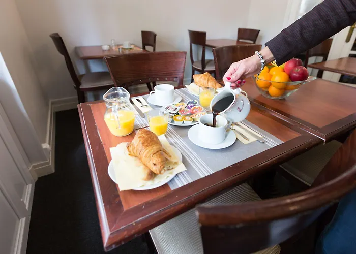 Logis Du Chateau 3* Caen