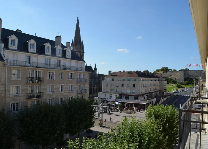 Hotel Logis Du Chateau 3*