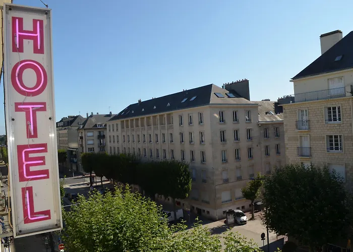 Logis Du Chateau Hotel 3*