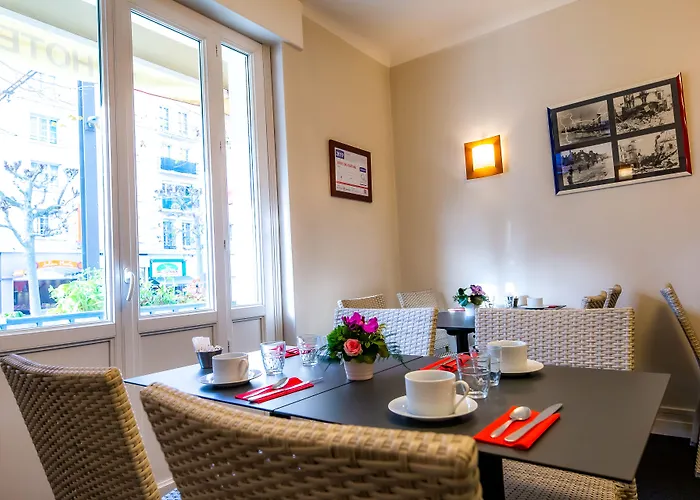 Logis Du Chateau 3* Caen